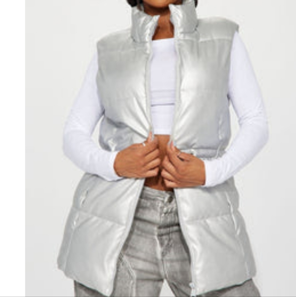 *SALE* NWT Silver Puffer Vest - Fashion Nova - Medium
